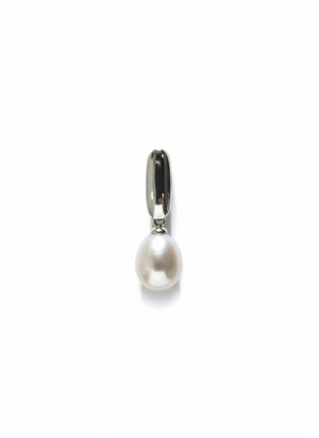 The Polished Pearl Drop Pendant